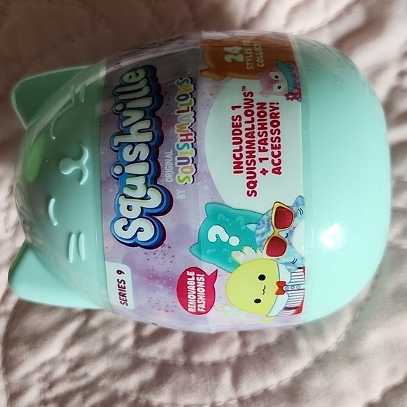 Sealed Squishmallows Squishville BLUE MYSTERY EGG 2" Plush & Fashion Acc… - Picture 2 of 4